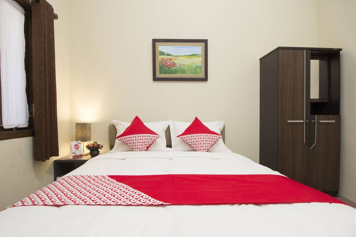 Standard Double Room | Desk, free WiFi, bed sheets
