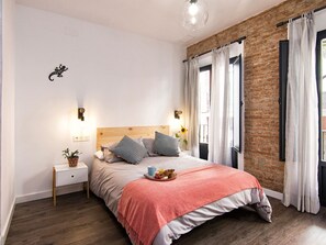 2 soverom, strykejern/-brett, reiseseng for barn og wi-fi (inkludert)