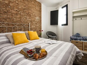 2 bedrooms, iron/ironing board, travel cot, free WiFi - ChezmoiHomes Magdalena I I (Granada)