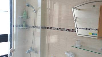 Shower, free toiletries, hair dryer