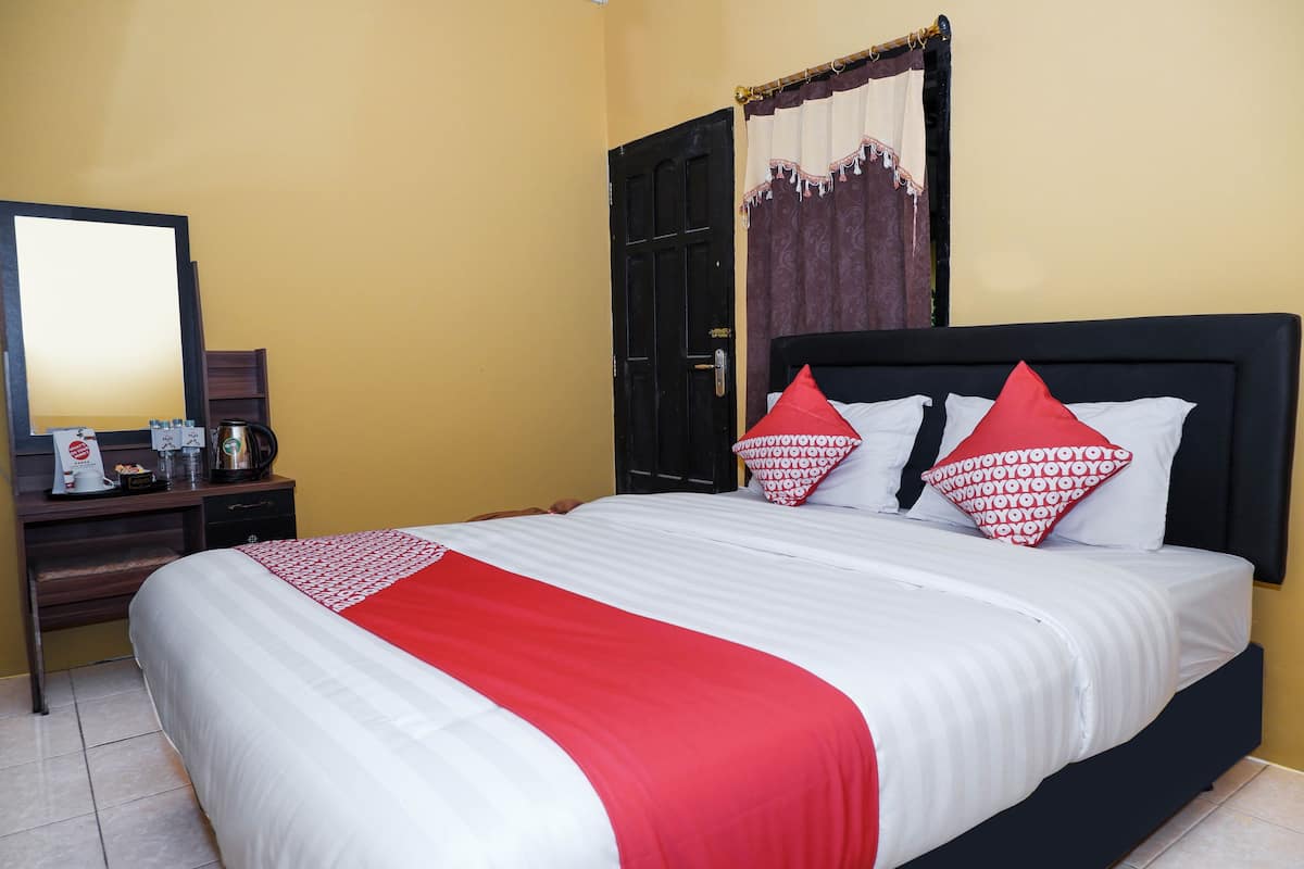 Escritorio, wifi gratis y ropa de cama