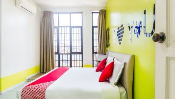 Doppia Deluxe, 1 letto king | Una scrivania, Wi-Fi gratuito, lenzuola