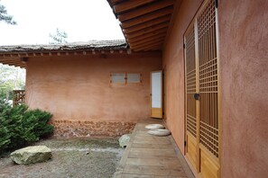 Suite, Kitchenette (Free Nature Park) | Terrace/patio - Hotel de forRe (Daegu)