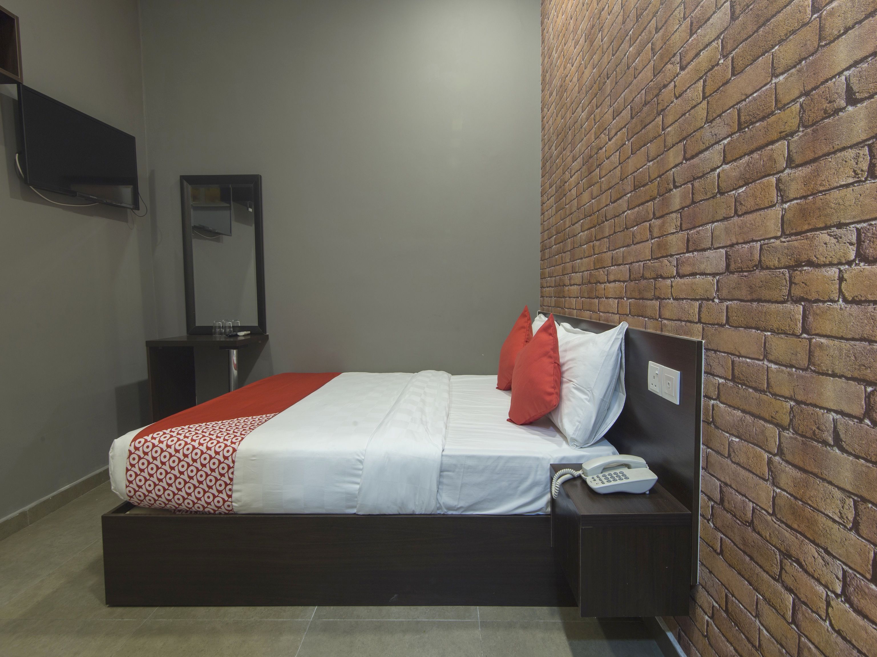 superior double room, 1 double bed | free wifi, bed sheets