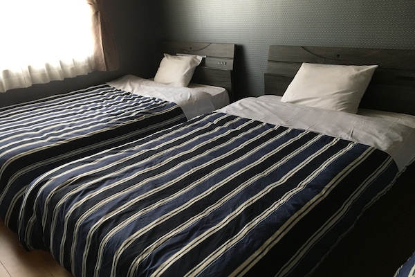 Deluxe Family Suite | Soundproofing, free WiFi, bed sheets