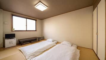 Soundproofing, free WiFi, bed sheets