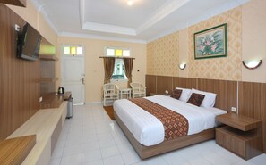 Habitación ejecutiva con 2 camas individuales | Escritorio, wifi gratis, ropa de cama