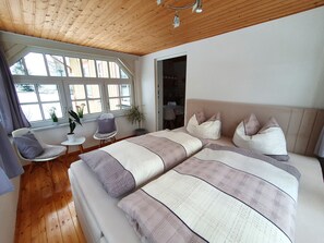 2 Schlafzimmer, Reisekinderbett, WLAN, Bettwäsche