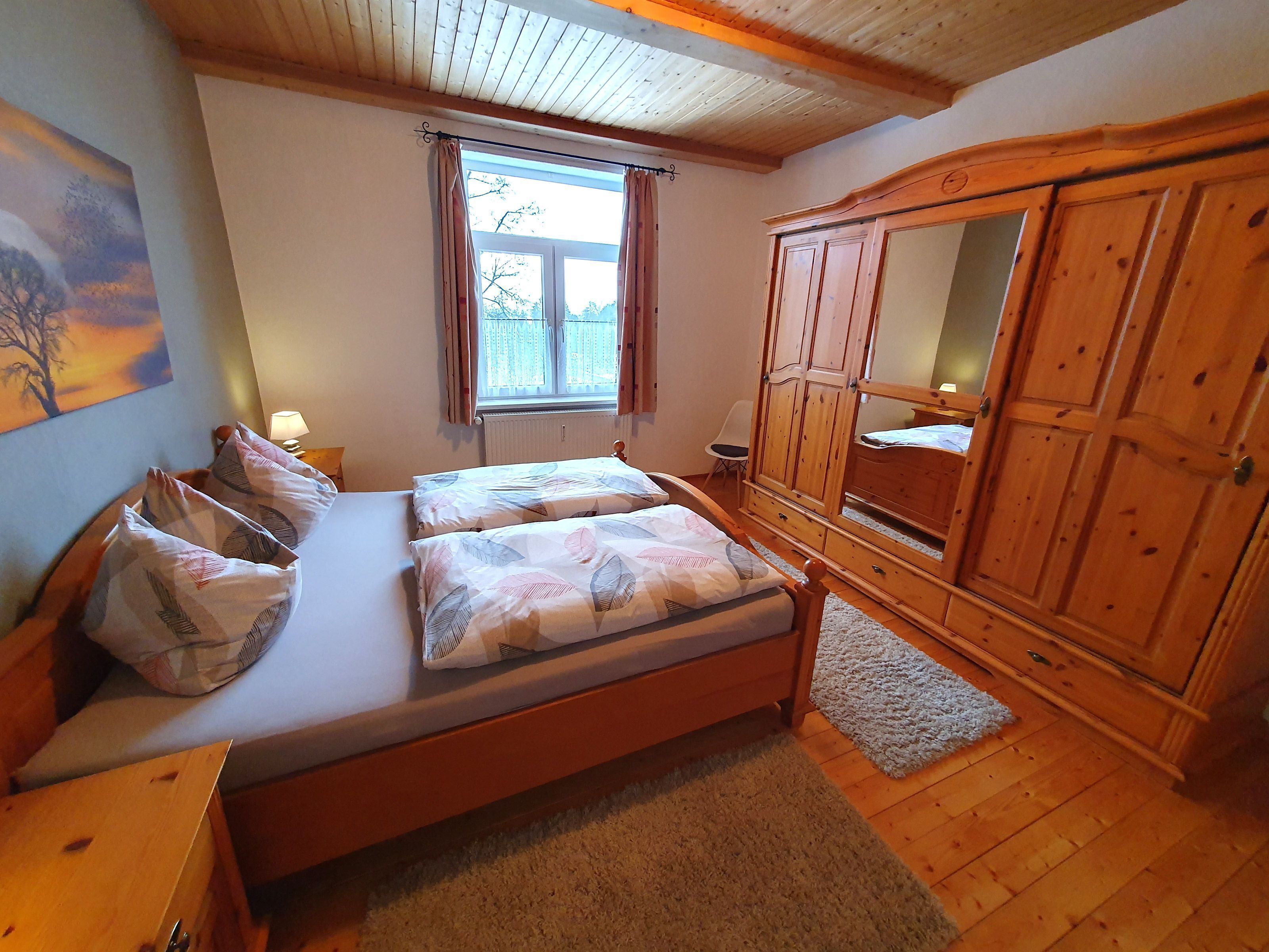 2 室のベッドルーム、旅行用ベビーベッド、WiFi、ベッドシーツ