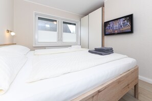 2 Schlafzimmer, Reisekinderbett, WLAN, Bettwäsche