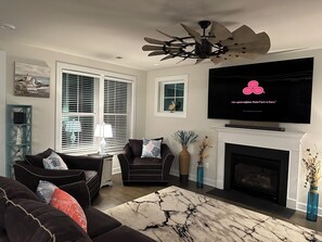 Smart TV, fireplace - Great Family Vacation Home on bay!  Close to beach!  10 Max persons per HOA (Selbyville)