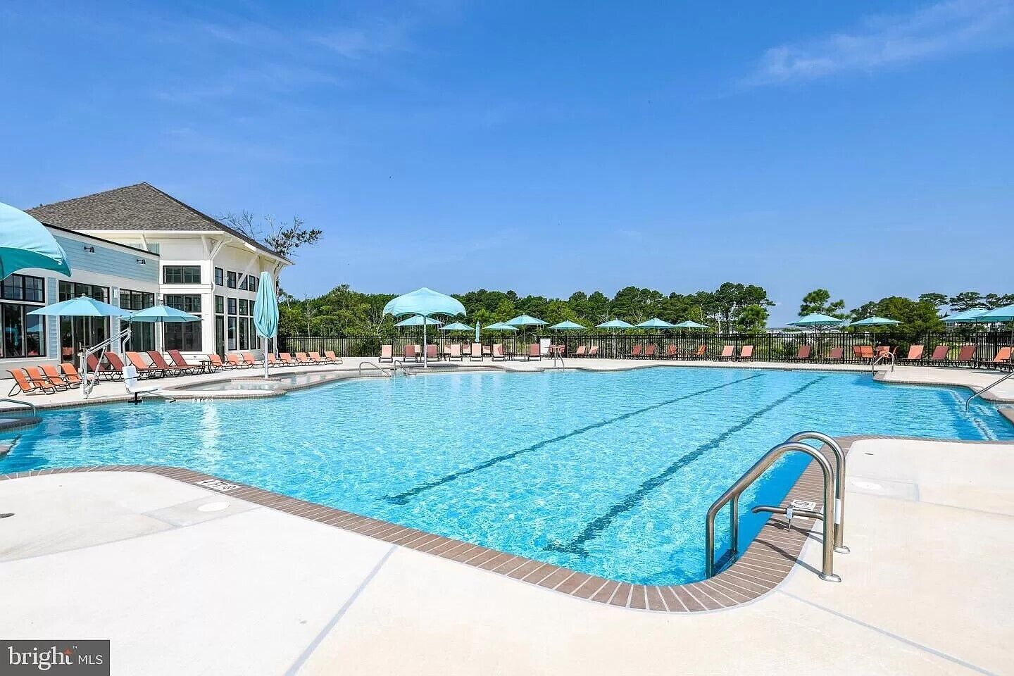Great Family Vacation Home on bay!  Close to beach!  10 Max persons per HOA