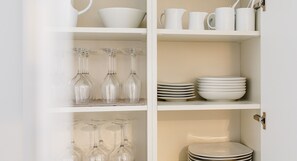 Kühlschrank, Herdplatte, Geschirrspüler