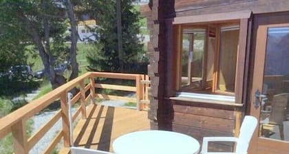 Aussen : 2-stöckige Wohnung in einem typischen Chalet in Chandolin, für 5 Personen, sehr schöne Terr