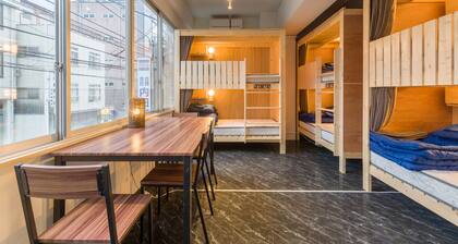 The Aquarius Inn - Hostel