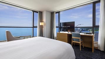 1 bedroom, premium bedding, in-room safe, desk