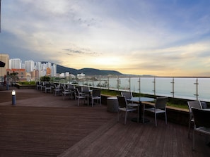 Breakfast and dinner served, beach views