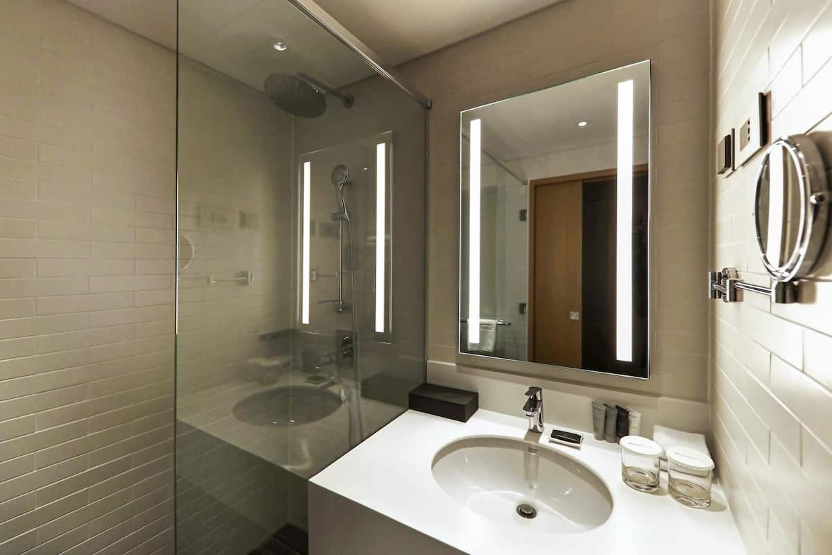 Privilege, Family Room, Multiple Beds