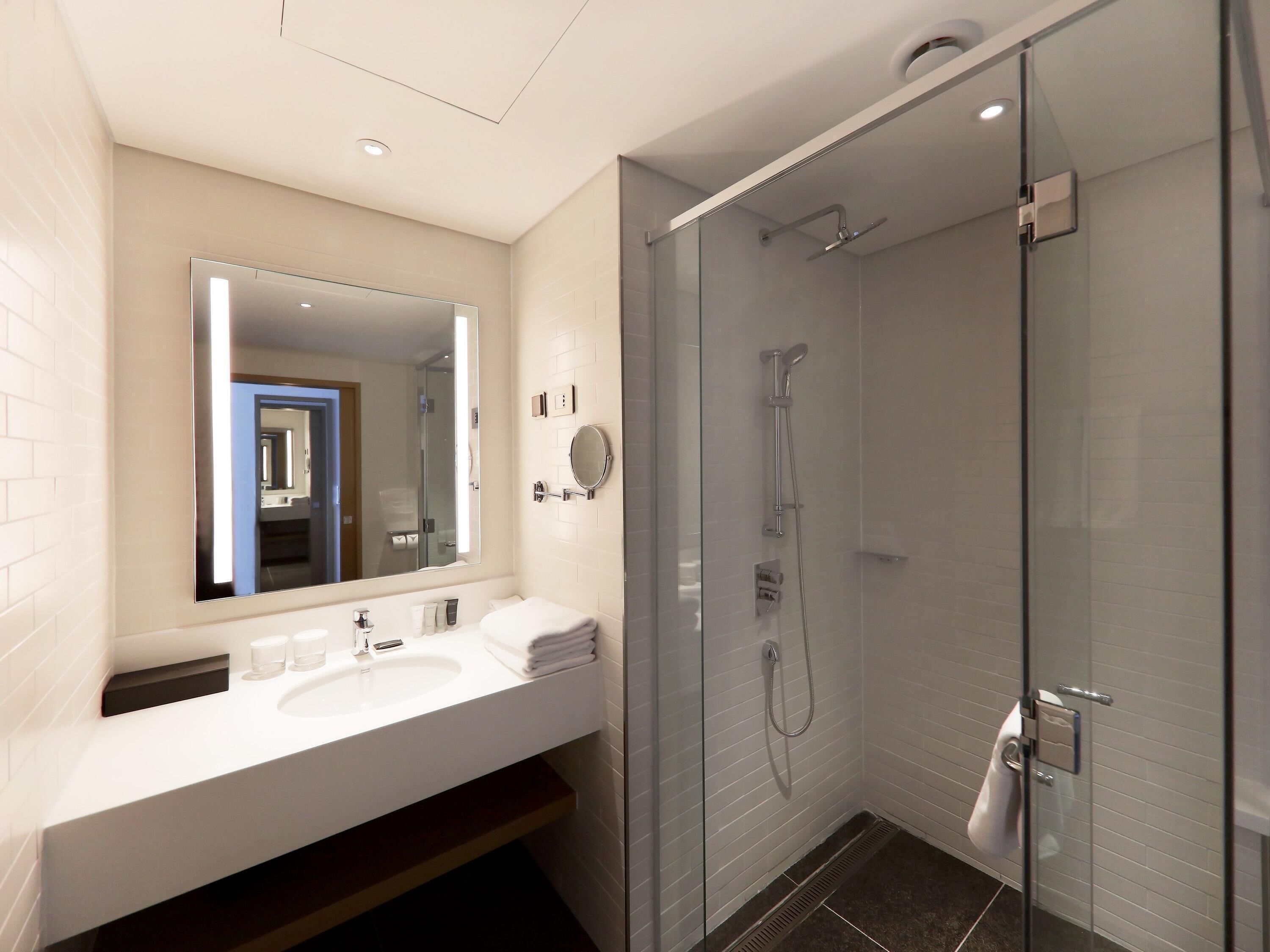 Premium bedding, in-room safe, desk, laptop workspace