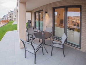 Unclassified image, 4 of 21, button