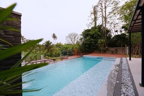 Outdoor pool, pool loungers