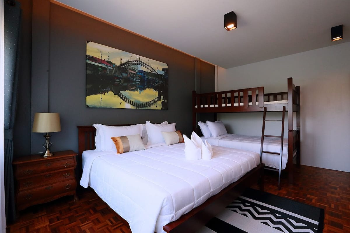 Big Family Room | Minibar, rideaux d’obscurcissement, accès au Wi-Fi (inclus)