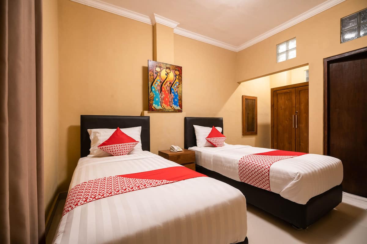 Deluxe Twin Room | Desk, free WiFi, bed sheets