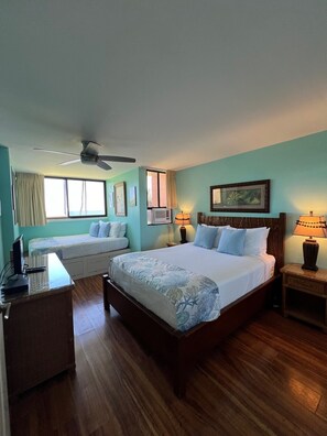 1 habitación, tabla de planchar con plancha, wifi gratis y ropa de cama