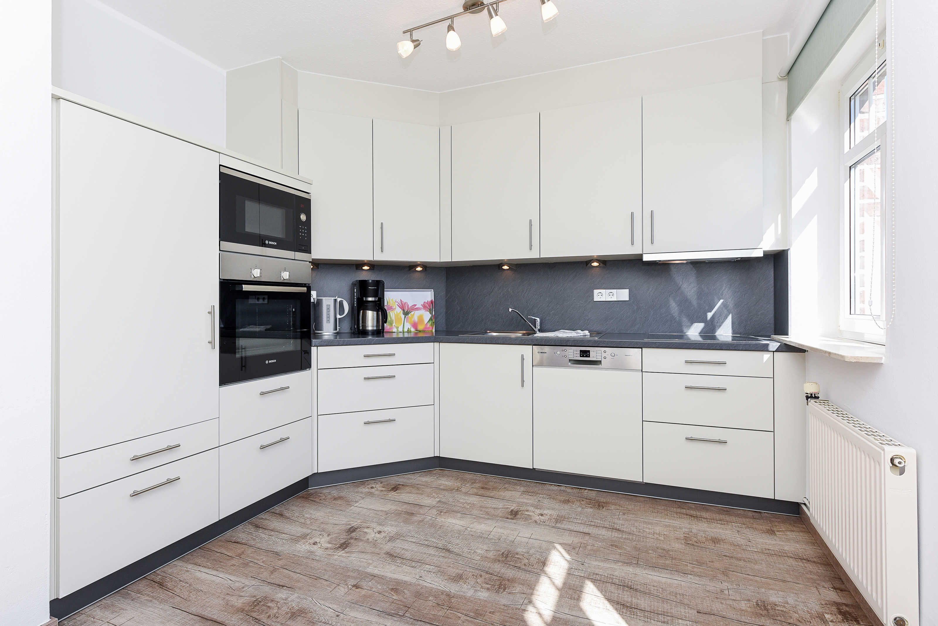 Refrigerador, microondas, horno y lavavajillas 