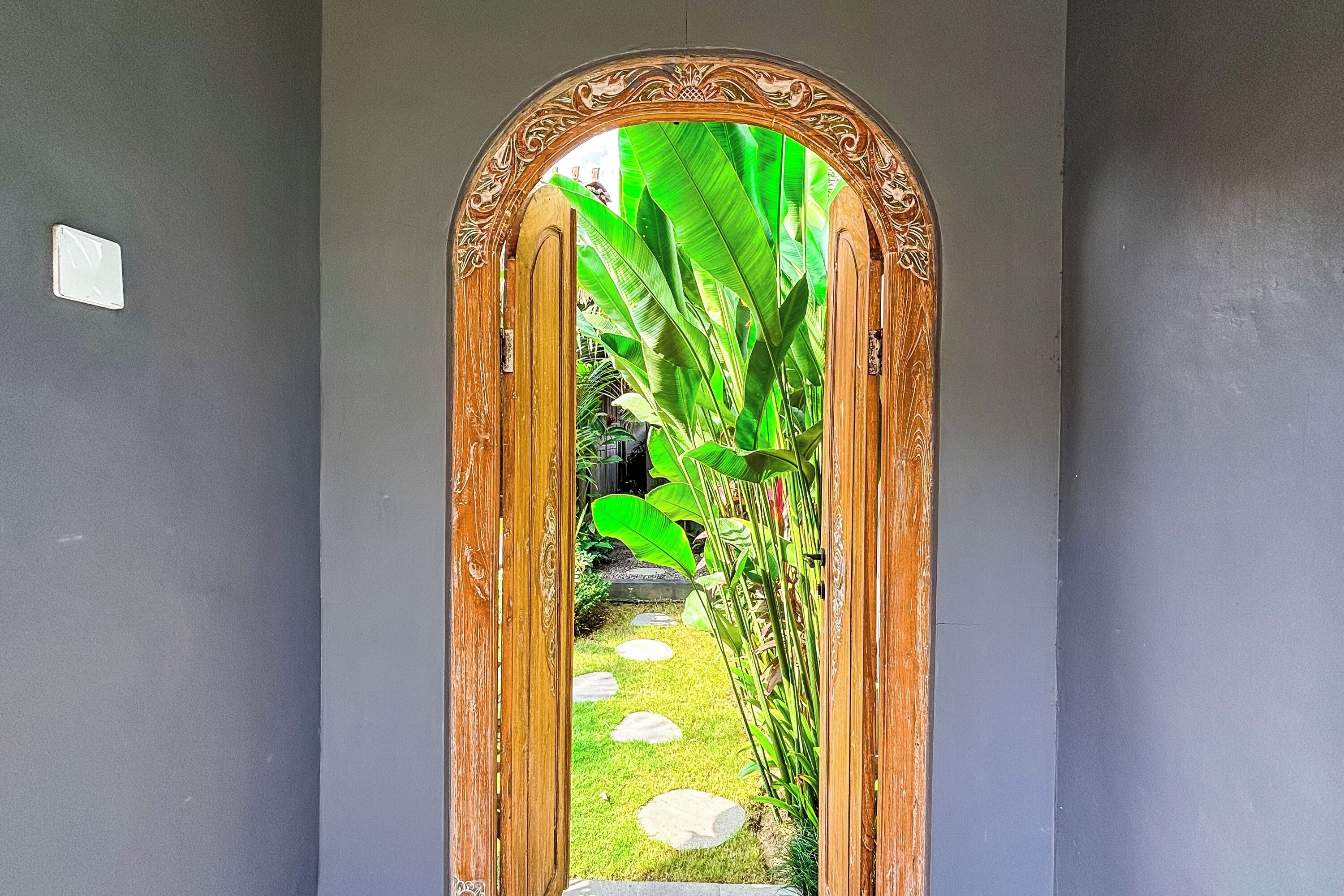 Standard Room, 1 Bedroom, Pool View | Living area | LCD TV