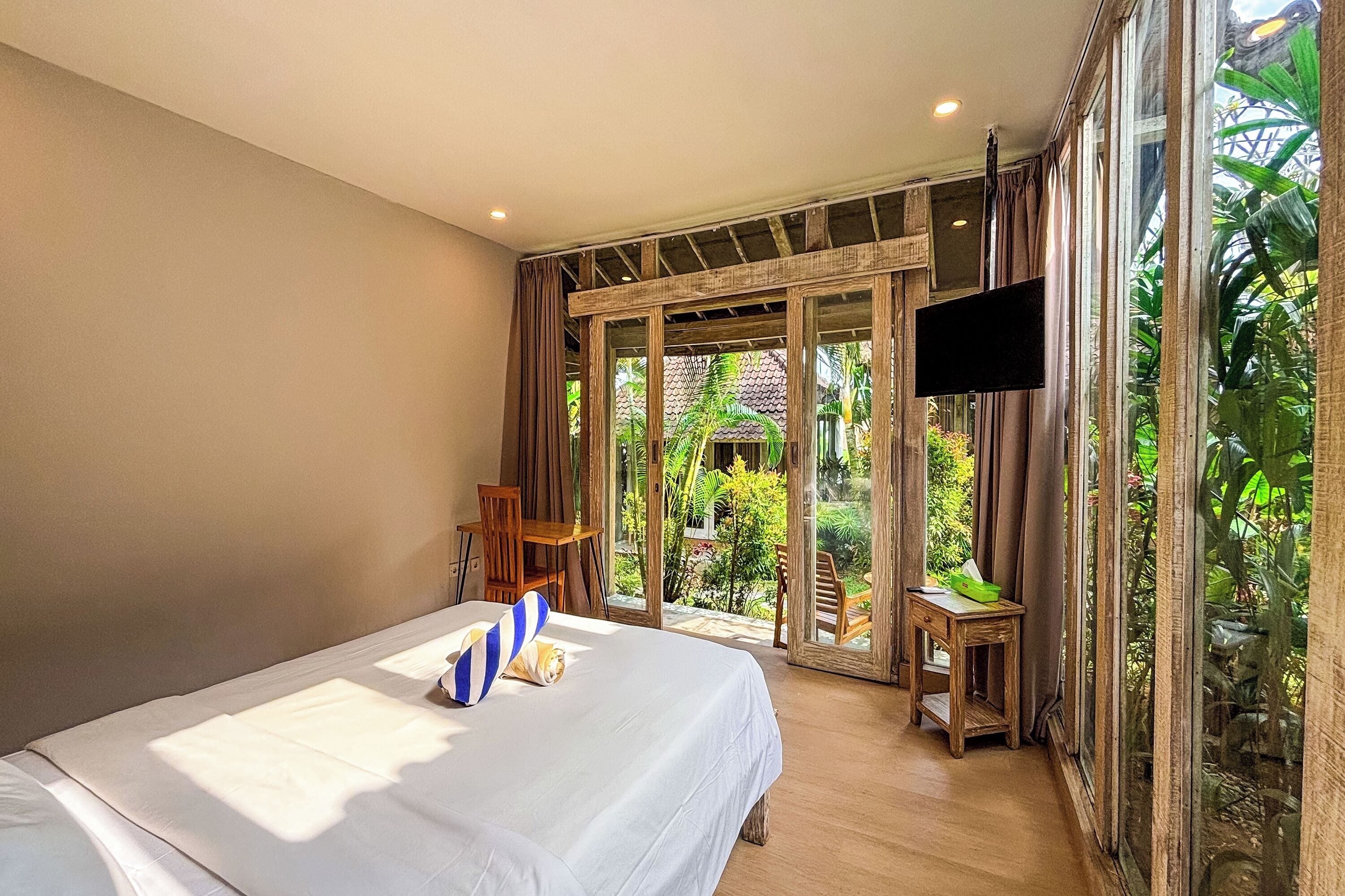 1 bedroom, minibar, desk, WiFi (free)