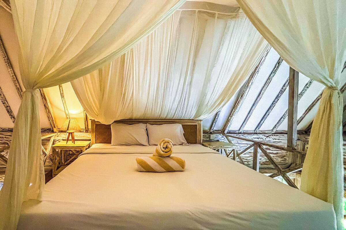 1 bedroom, minibar, desk, free WiFi