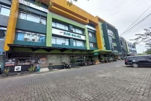Exterior - Hotel Bumi Malaya (Medan)