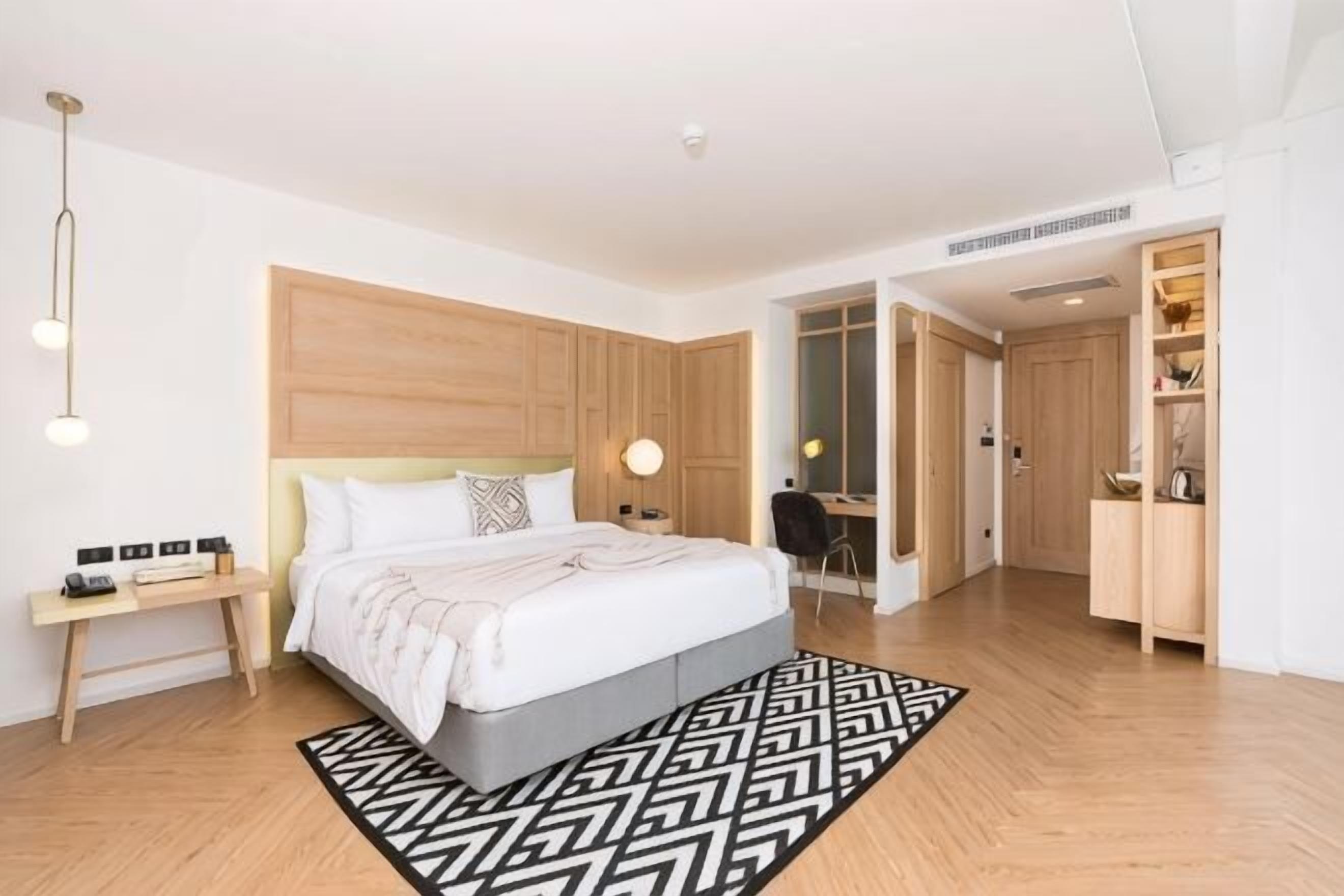Free minibar items, in-room safe, desk, laptop workspace