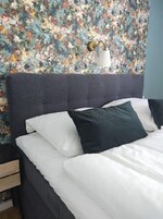 2 habitaciones, ropa de cama hipoalergénica y escritorio 