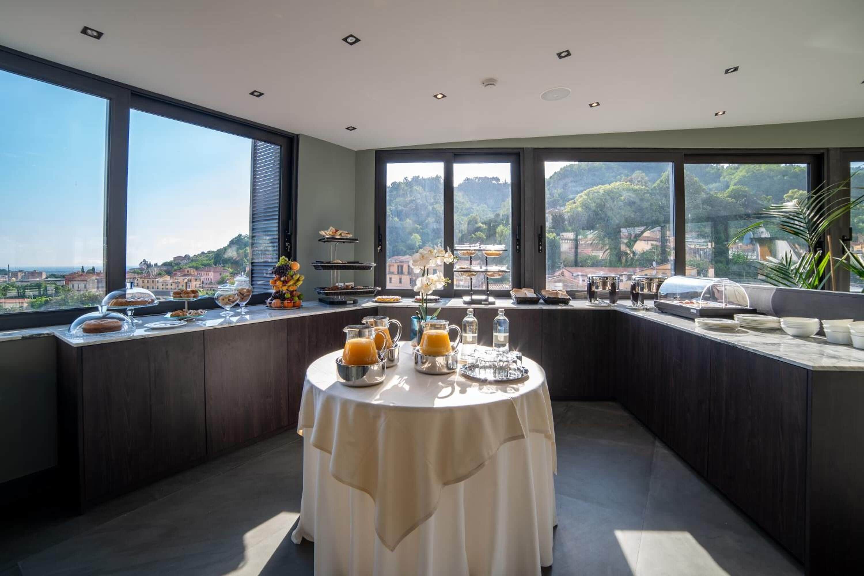 Tägliches inbegriffenes Frühstücksbuffet