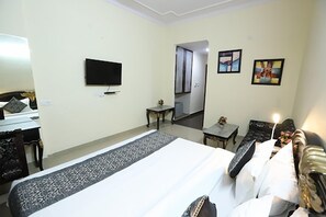 Estúdio luxo | Escrivaninha, camas extras/dobráveis (sobretaxa), Wi-Fi de cortesia