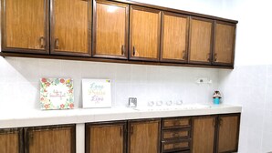Rumah (Holiday Home) | Dapur kecil pribadi