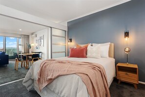 Superior Apartment, 1 Bedroom, Seaview, Balcony | Aire de séjour | Téléviseur à écran plat