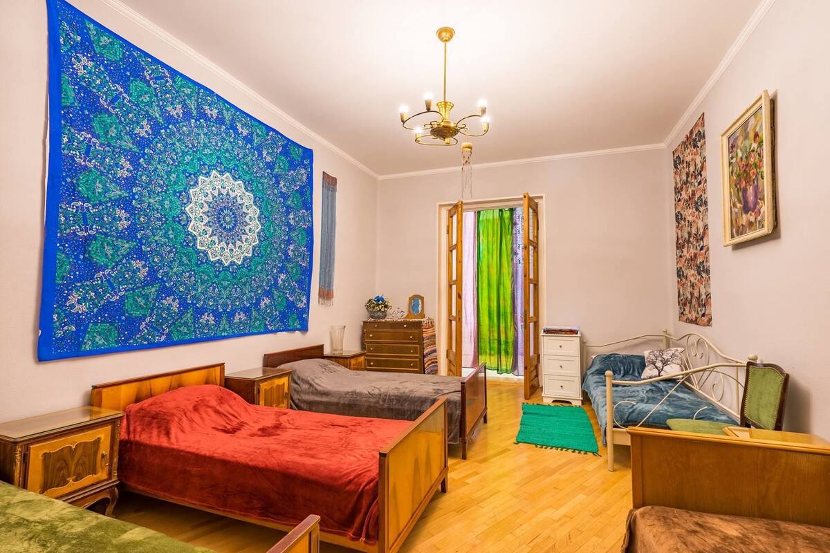 Iron/ironing board, free WiFi, bed sheets