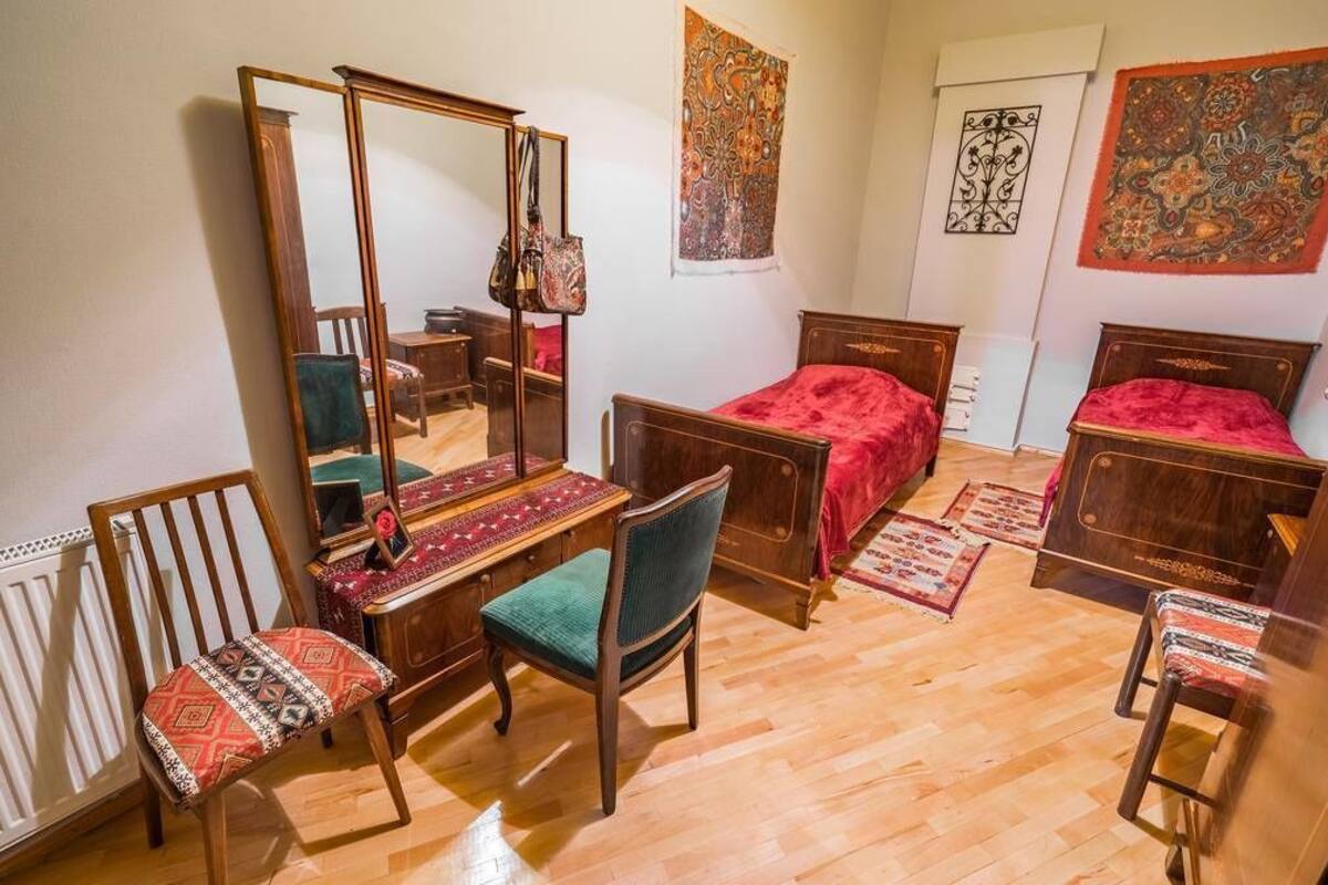Iron/ironing board, free WiFi, bed sheets
