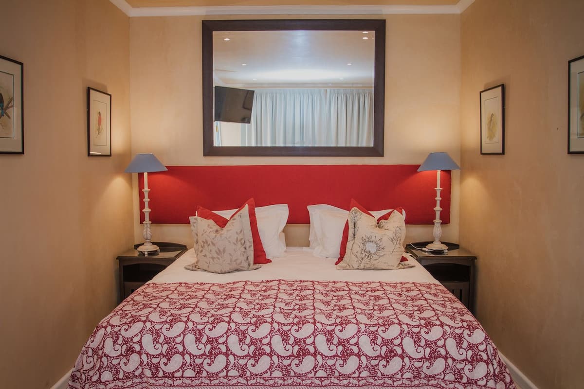 Courtyard | Desk, blackout drapes, iron/ironing board, free WiFi