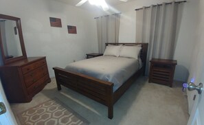 Free WiFi, bed sheets - 1704 Tamarind Way (Augusta)