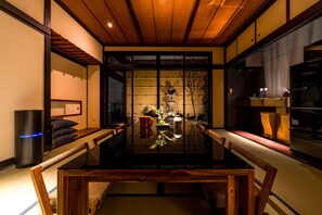 4 bedrooms, individually decorated, individually furnished - KONJAKUSO Osaka Tsuruhashi "KAKUJU" (Osaka)