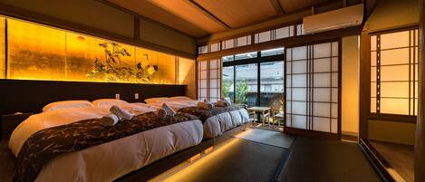 4 bedrooms, individually decorated, individually furnished