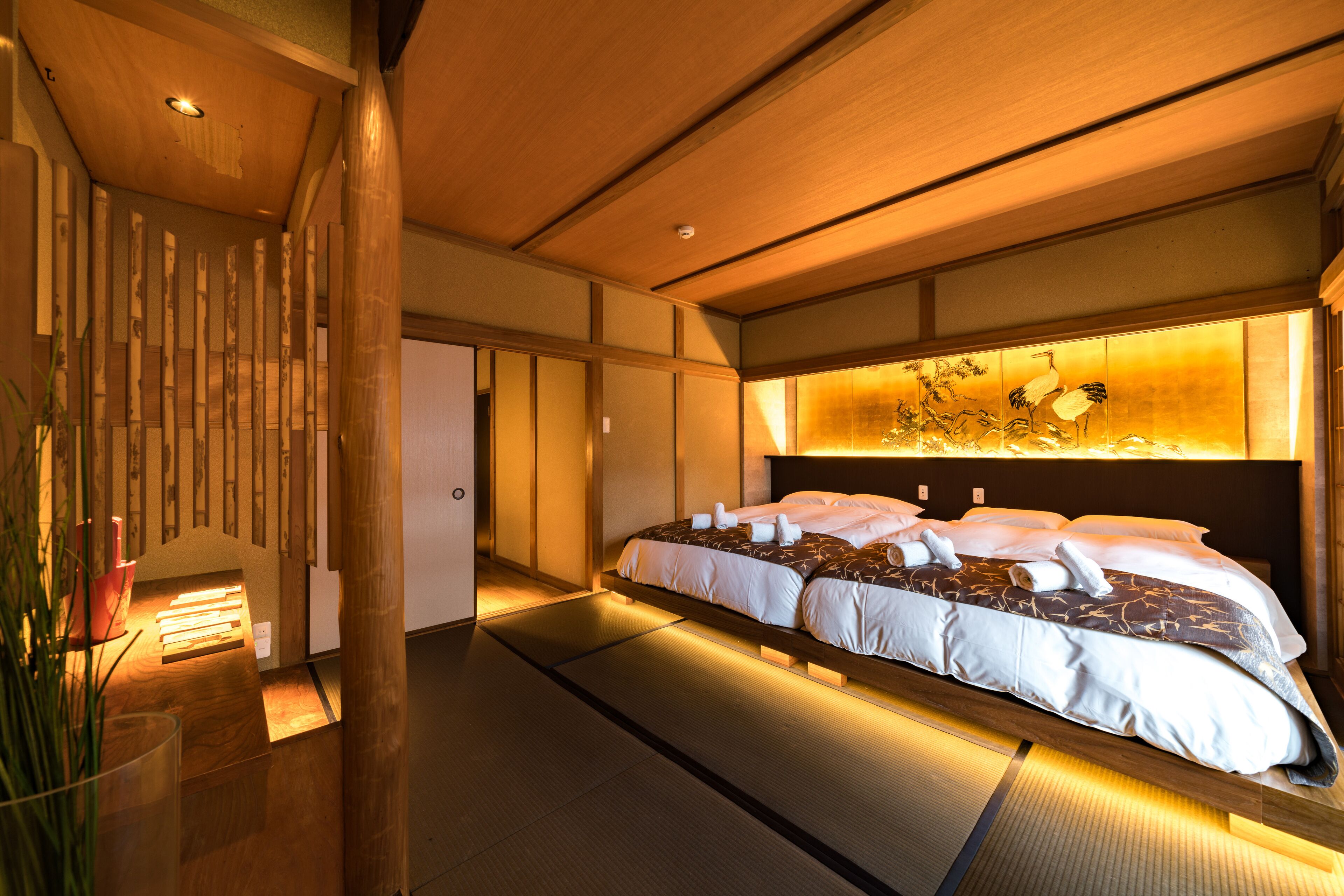 4 bedrooms, individually decorated, individually furnished