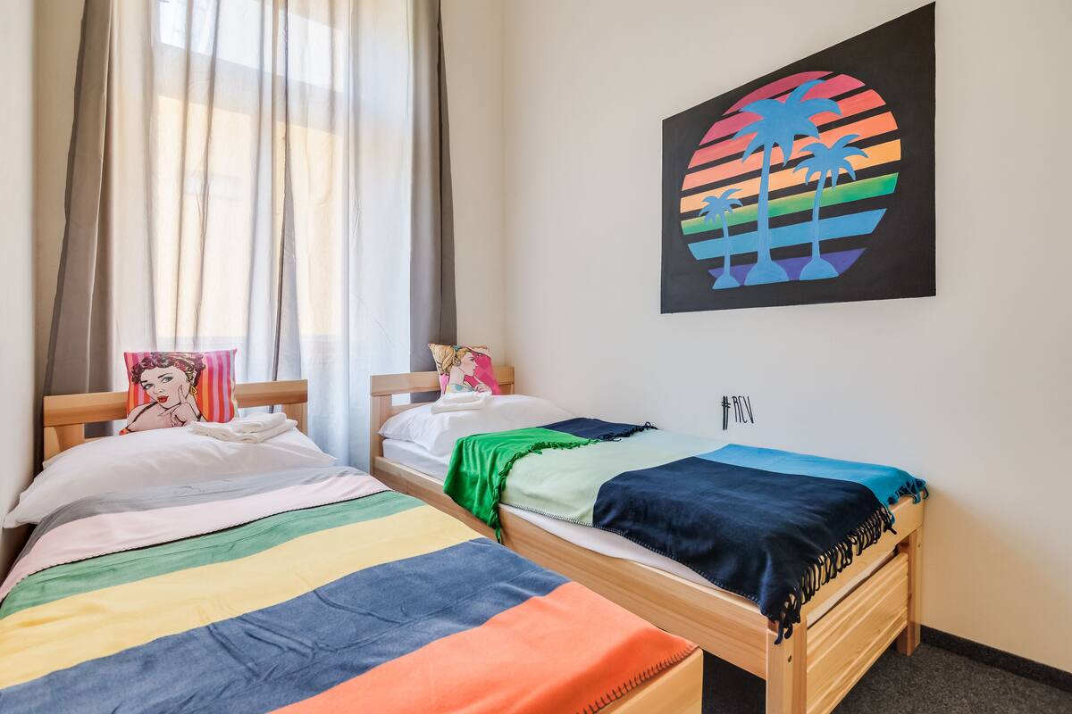 City Room (2) | WiFi (free), bed sheets