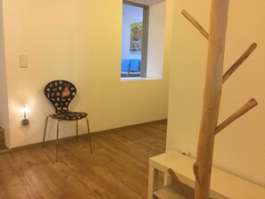 Unclassified image, 3 of 8, button