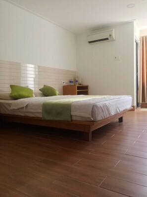 Phòng phong cách cổ điển, 1 giường cỡ queen, quang cảnh biển | Phòng khách