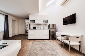 Living area - Deluxe Mansard Studio (Prague)